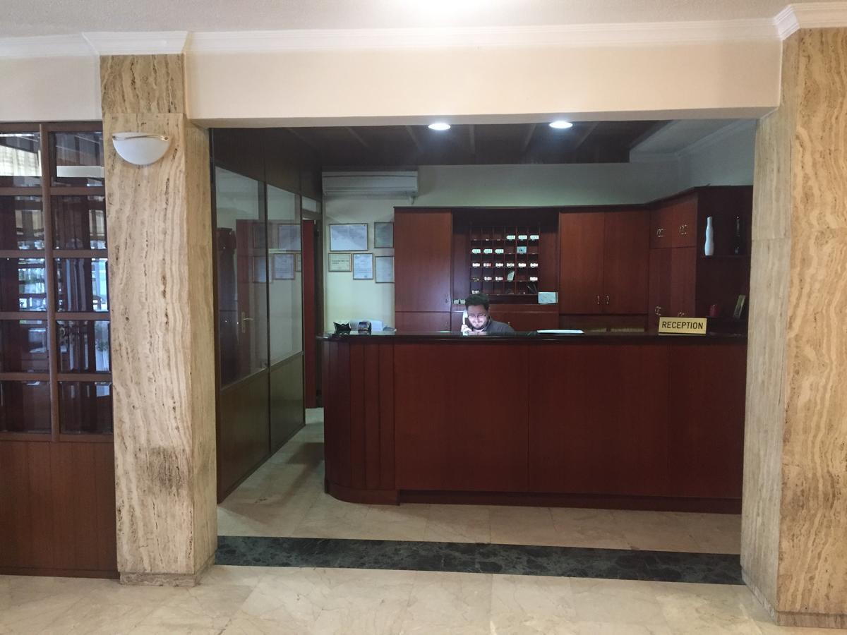 Costis Hotel 2*